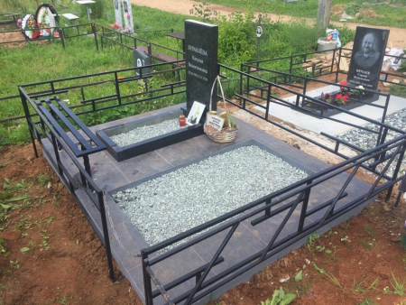 Благоустройство могилы (плитка на бетон + гранитная крошка)